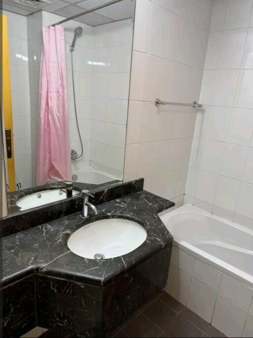 Luxury Near Burj Khalifa *